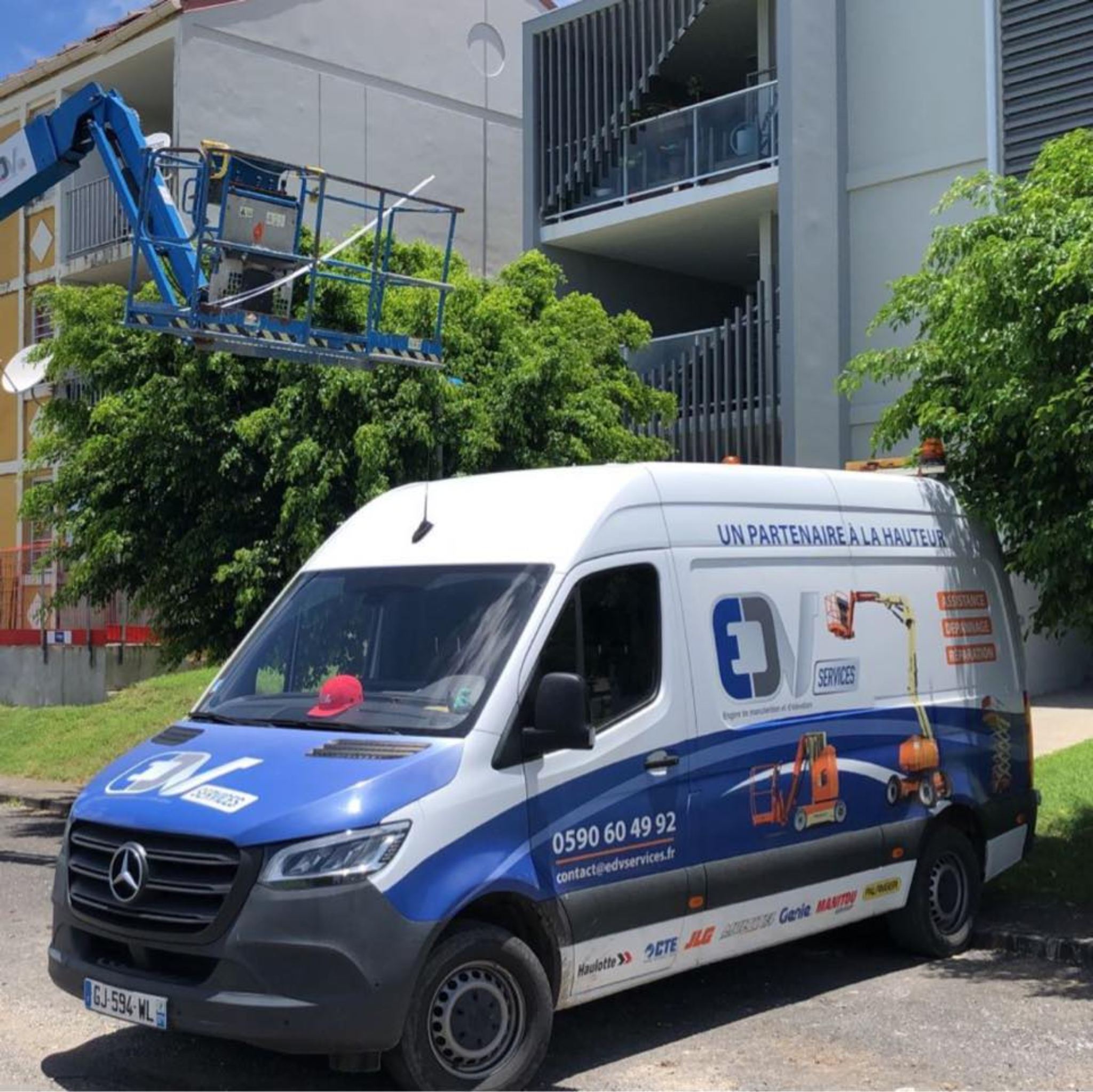 Fourgon EDV SERVICES en intervention